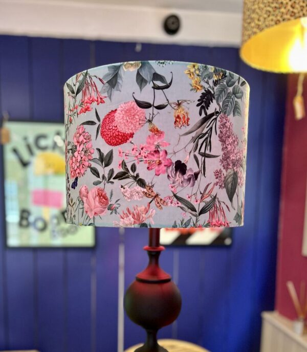 Meadow with a Fuchsia interior - Image 2