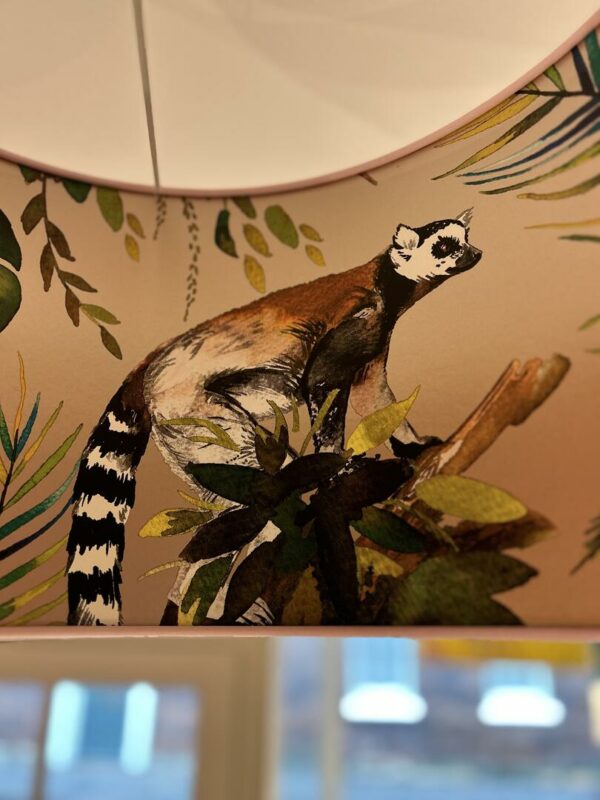 Peeking Lemur, Natural Linen - Image 3