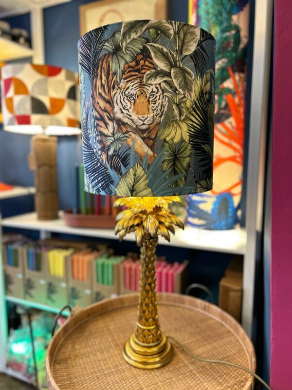 Tiger on the prowl, Smoke Blue - Image 2