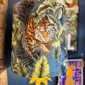 Tiger on the prowl, Smoke Blue